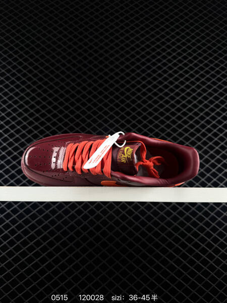 NIKE AIR FORCE 1 07 LV8 IO4489 lifestyle