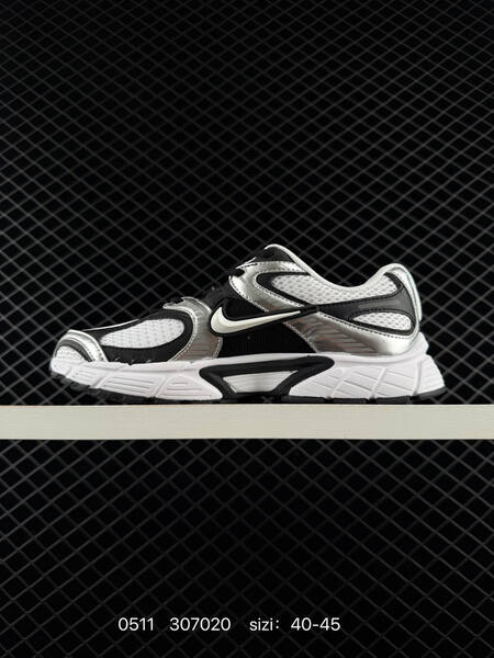 Nike V5 RNR white black silver EU 40-45 running