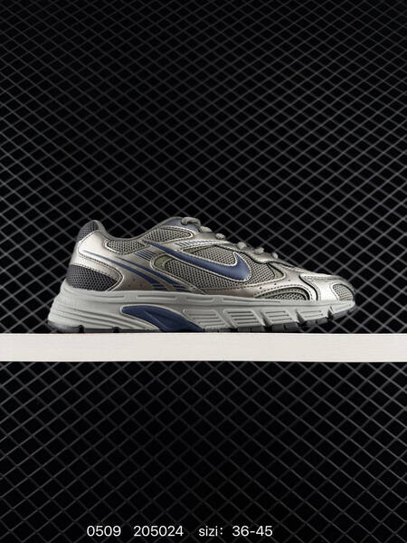 Nike ZOOM VOMERO 20 lifestyle