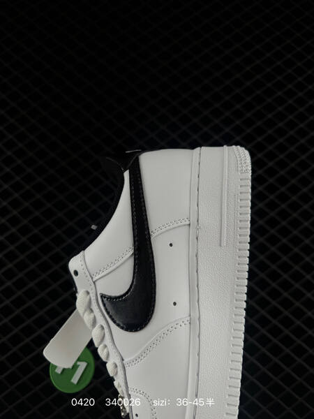 Nike Air Force 1 07 Low White Black EU 36-45 lifestyle