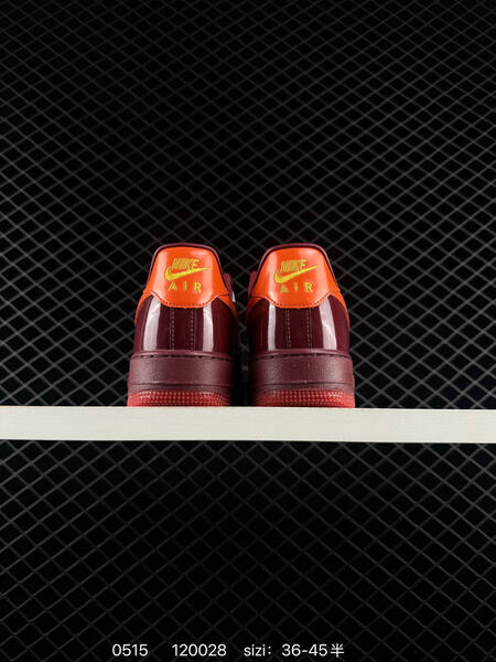 NIKE AIR FORCE 1 07 LV8 IO4489 lifestyle