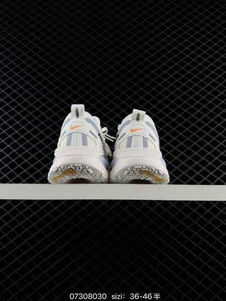 Nike Vomero 18 GTX white grey black orange EU 36-46 running