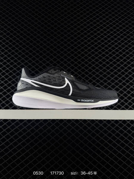 NIKE Air Zoom Vomero 17 lifestyle