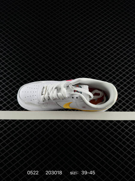 Nike AIR FORCE 1 07 lifestyle