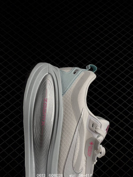Nike Vomero 18 GTX white light blue silver pink black EU 36-41 running