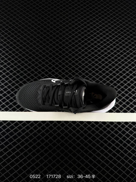 Nike Quest 6 black white EU 36-45 running