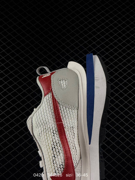 Nike Vaporwaffle Sacai Light Smoke Grey University Red Black Old Royal EU 36-45 lifestyle