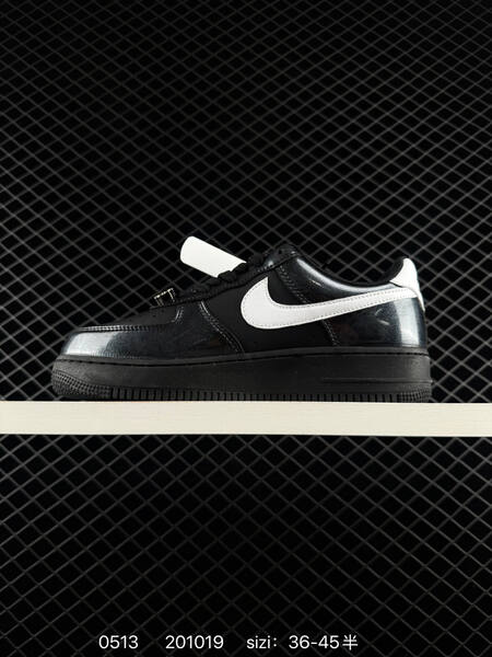 Nike Air Force 1 07 Low white black EU 36-45 lifestyle