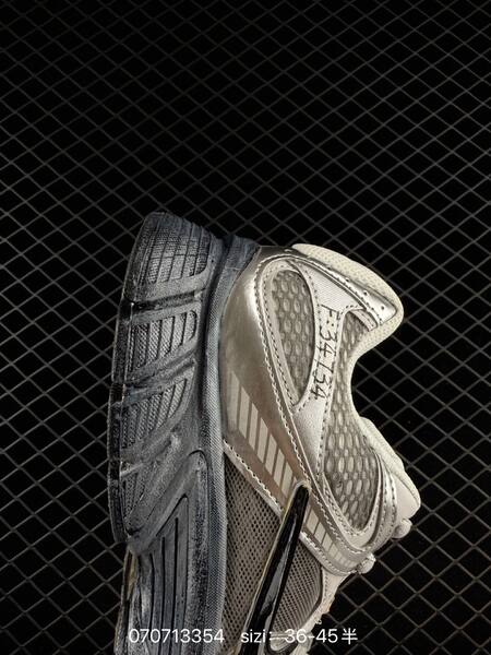 Nike V5 RNR silver grey black EU 36-45 running