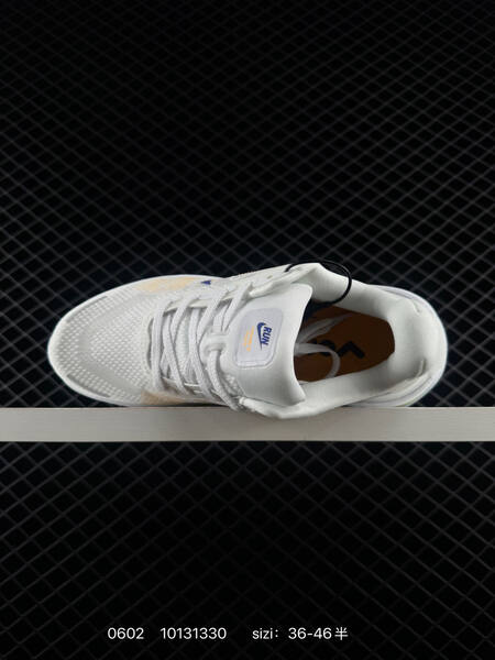 Nike VOMERO PREMIUM ReactX Air Zoom lifestyle