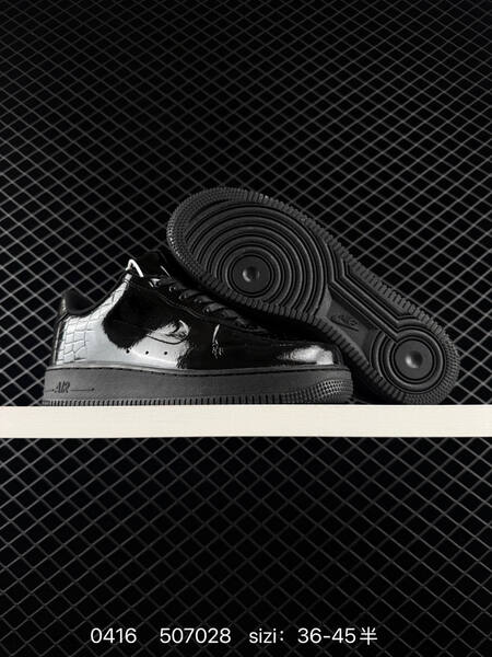 Nike Air Force 1 07 Triple Black Patent Croc EU 36-45 lifestyle