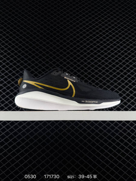 NIKE Air Zoom Vomero 17 lifestyle