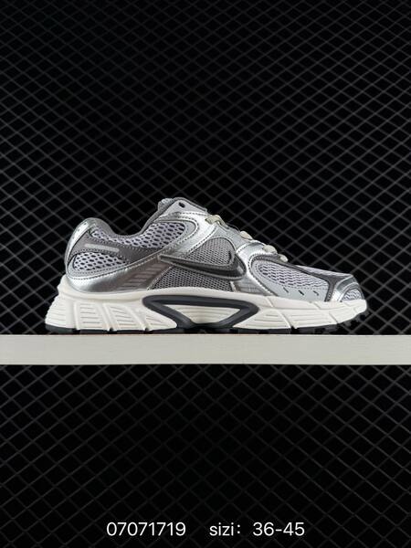 Nike V5 Runner white cream black silver light blue EU 36-45 running