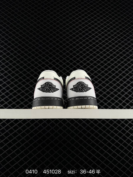 NIKE AIR FORCE 1 07 LV8 XL1979-101 Size Nike lifestyle