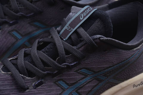 ASICS GEL NIMBUS 27 1011B956 500 Indigo Purple Cream US 8 5 EUR 42 UK 7 5 CM 26 5 Running Shoe Running Sneakers - Men's (BS-59735)