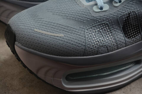 Nike Zoom Premium FN8453 015 Grey US 8 5 UK 7 5 BR 40 EUR 42 26 5 Cm Running Shoe - Men's (BS-59729)