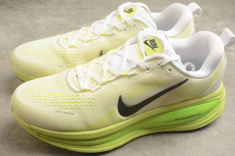 Nike Vomero 18 HM6804 102 White Green Black EUR 42 5 Running Shoe - Men's (BS-59449)