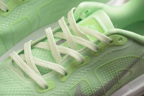 Nike VOMERO PREMIUM Lifestyle (BS-59721)