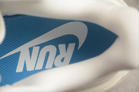 Nike VOMERO PREMIUM Lifestyle (BS-59720)