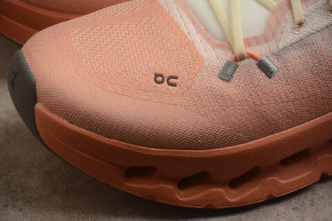 On Cloudtilt Ivory Canyon Orange US 8 5 EU 42 UK 8 JP 26 5 Running Shoe Running Sneakers - Men's (BS-59457)