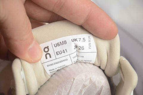On Cloudtilt Beige Purple White US 8 EU 41 UK 7 5 JP 26 Running Shoe Running Sneakers - Men's (BS-59458)
