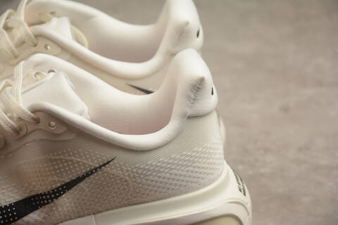 Nike Vomero Premium White Orange Blue Running Shoe (BS-59727)