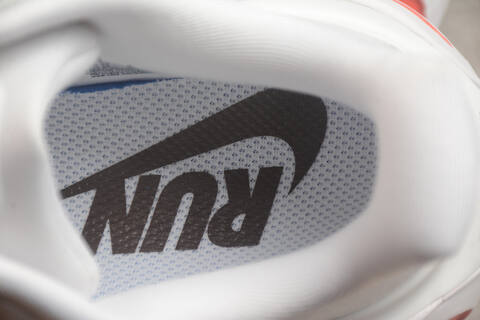 Nike Vomero Premium White Black Blue Red Running Shoe (BS-59725)