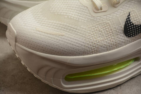 Nike VOMERO PREMIUM Lifestyle (BS-59726)