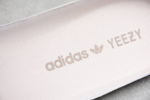 Yeezy 350 V2 FV5666 Light Pink Grey Sneaker (BS-87538)