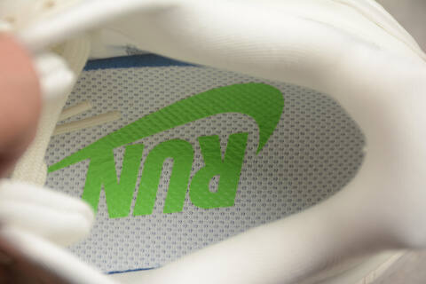 Nike VOMERO PREMIUM Lifestyle (BS-59726)