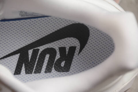 Nike Zoom Premium FN8453 020 White Black Orange EUR 42 Running Shoe - Men's (BS-59718)