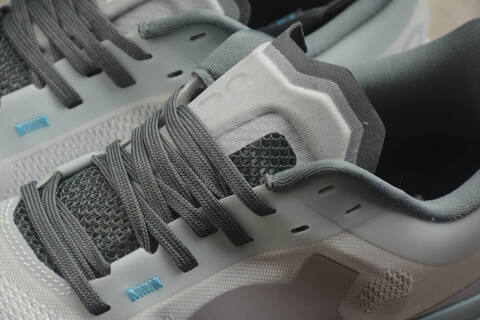 On Running Cloudflow 5 Grey Light Blue Dark Grey US 7 EU 40 UK 6 5 JP 25 Running Shoe Running Sneakers - Men's (BS-59848)