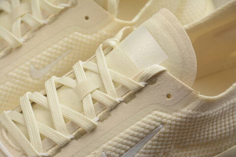 Nike Free Run 2025 HF2720-101 Pale Cream White Running Shoe (BS-59469)