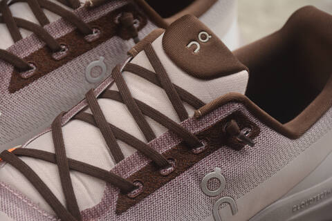 On Cloudtilt Ivory Brown US 7 EU 40 UK 6 5 JP 25 Running Shoe Running Sneakers - Men's (BS-59462)