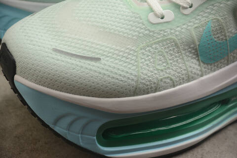 Nike VOMERO PREMIUM Lifestyle (BS-59711)