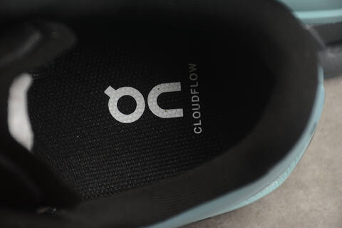 On Cloudflow 5 Light Blue Black Grey US 7 EU 40 UK 6 5 JP 25 Running Shoe Running Sneakers - Men's (BS-59849)