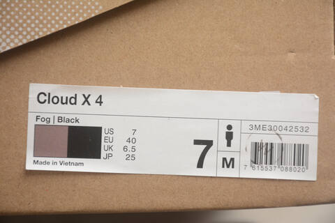 On Cloud X 4 3ME30042532 Fog Black White Gum Brown US 7 EU 40 UK 6 5 JP 25 Running Shoe Running Sneakers - Men's (BS-59781)