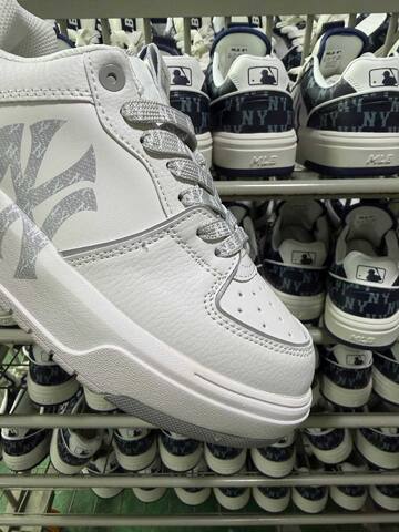 MLB Chunky Liner 3 ASXM046 White Silver Skate Shoe Skate
