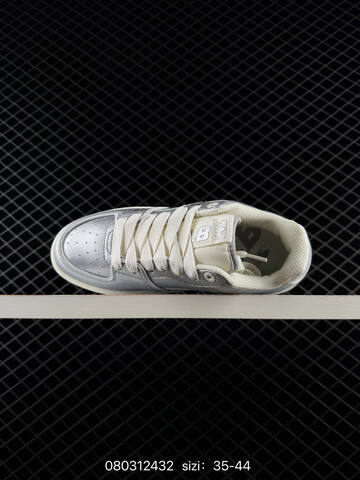 MLB Chunky Liner Embo Monogram Silver Off White EU 35-44 Sneaker Casual Sneakers - Unisex