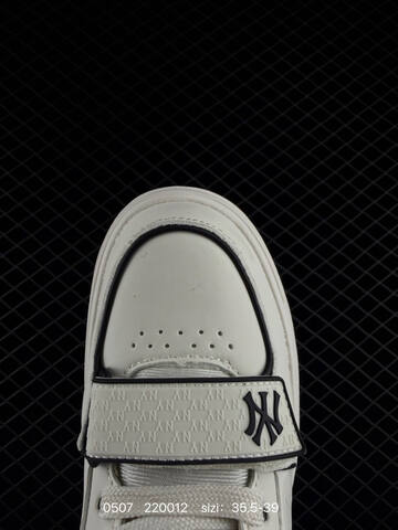 MLB Chunky Liner Basic Off White Black EU 35 5-39 Skate Shoe Skate Sneakers - Women's